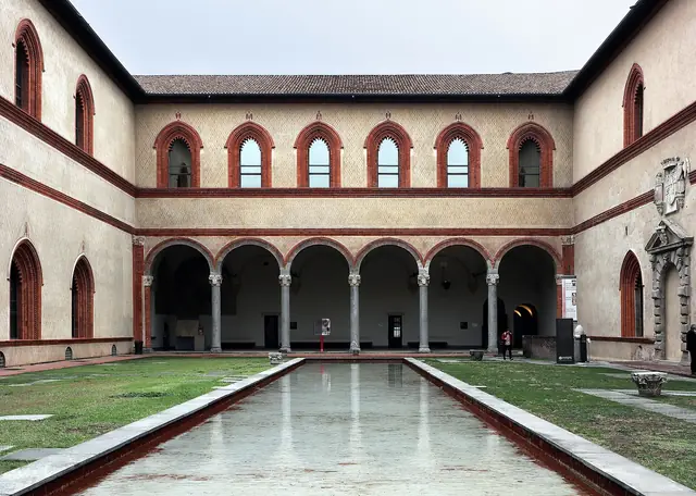 Castello Sforzesco (Milano) - Portico dell Elefante